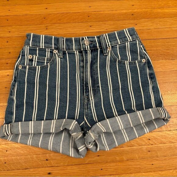 Gap blue/white stripe denim Mom shorts NWT - Picture 1 of 5
